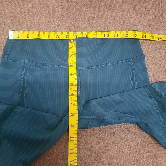 ALO (Medium) Green Mesh Motion Leggings - Picture 9 of 10